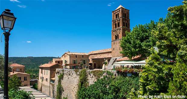 Moustiers kirke